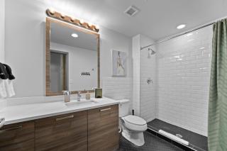 Stunning Downtown Apartment with Pool, Laundry, Parking - 2