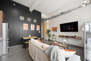 Stunning Downtown Apartment with Pool, Laundry, Parking - 6