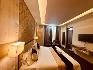 Neo Royal Residency - The Cozy Stay Lodge Manali - 2