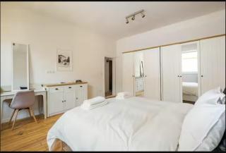 Cozy 2BDR Balcony Apt with View in Historic Center - 5