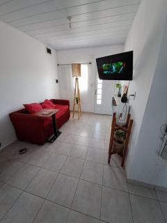 Casa con 2 habitaciones, patio cerrado, 3 camas - 3