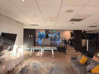 Tranquil Getaway With Pool & Balcony - 6