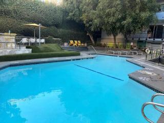 Tranquil Getaway With Pool & Balcony - 2