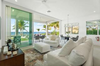 Sunset Point Vacations Luxury Oceanfront Condo with Private Garden West Bay - 9