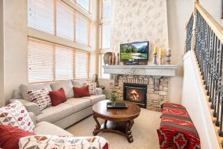 Luxe Townhome: Hot Tub, Theater, Arcade, Sleeps 14 - 8