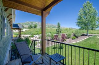 Luxe Townhome: Hot Tub, Theater, Arcade, Sleeps 14 - 4