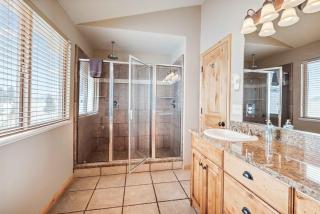 Luxe Townhome: Hot Tub, Theater, Arcade, Sleeps 14 - 3