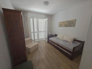 Apartamento zona Punta Shopping, entrada independiente - 3