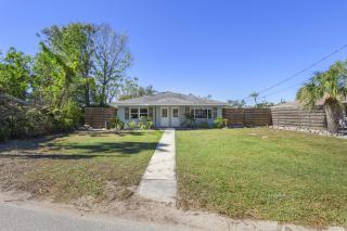 Comfortable Near AMI Patio BBQ - 2