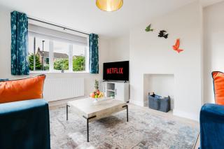 Cosy 2BDR Cottage With Free Parking - 2