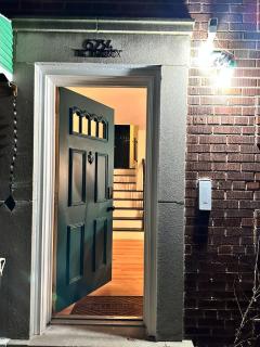 The JewelBox - Updated 3 Bed Townhouse - 6