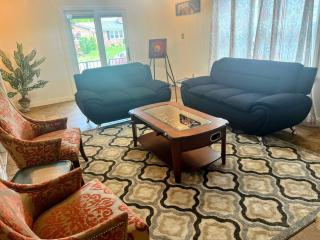 Family vacation spot Hikes Point Central location - 0