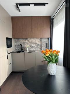 Brand-New Luxury Studio, Stylish & Modern - 4