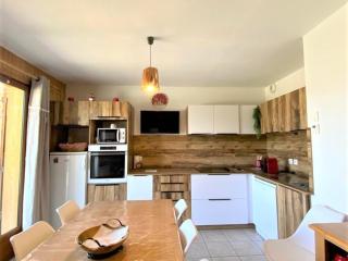 Chalet rénové 7 pers avec terrasse, local ski et parking gratuit - FR-1-863-11 - 0