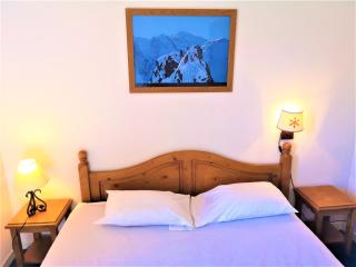 Chalet Mitoyen 3 Pièces 7 Pers. avec Piscine et Sauna - Résidence Les Flocons du Soleil - FR-1-863-13 - 3