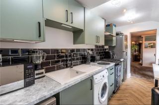 Telford Family 3 Bedroom Retreat - 4