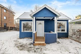 Fossil Flats 3BR Designer Home in Centre of Town - Drumheller - 4