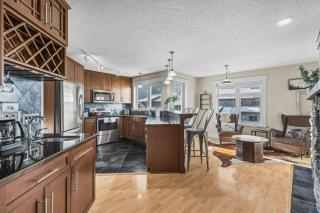 Mountain View Retreat Elegant 3BR condo with Gym - 4