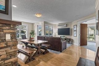 Mountain View Retreat Elegant 3BR condo with Gym - 3