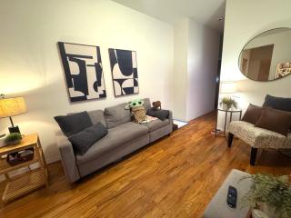 2-Bedroom Apartment in Hells Kitchen - Manhattan! - 4