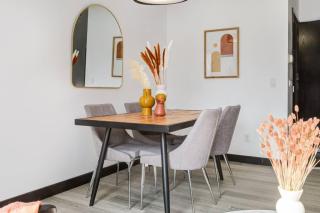 Splendid Mountain View 2BR Condo with Pool and Hot Tub - 5