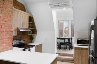 Modern 2BR Haven - Prime Location - 1