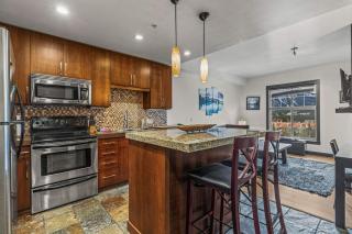 Relaxing 1BR Getaway Hot tub plus Amazing Mtn Views - 3