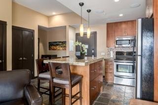 Cozy Rocky Mountain Studio with Hot tub and Gym - 3