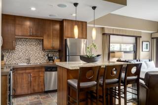 Cozy Rocky Mountain Studio with Hot tub and Gym - 2