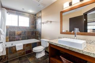 Cozy Rocky Mountain Studio with Hot tub and Gym - 1