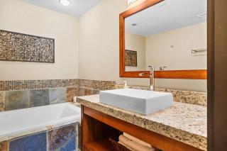 Ideal 2BR Canmore Haven Hot Tub plus Stunning Views - 3