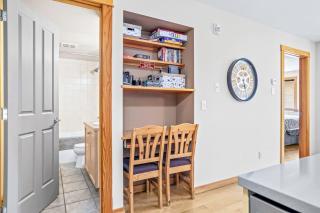 Peaceful 2BR Retreat with MTN Views Close to Banff - 1