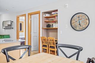 Peaceful 2BR Retreat with MTN Views Close to Banff - 4