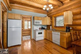 Beautiful Rustic Chalet in the Heart of Rockies - Beaverfoot - 7