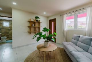 Pink, Romantic Paradise Aruba Getaway near Beaches - 3