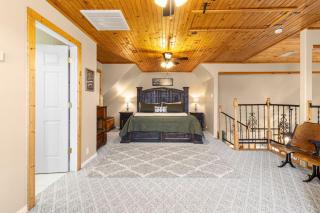 Emerald Point, Lakefront with Gorgeous Views - 1