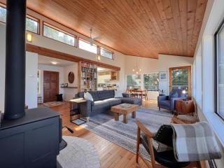 Marielles Lookout - Your Oceanfront Escape Framed by Forest & Waves - 6