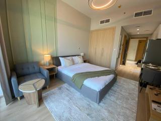 Bright and Stylish Studio - Azizi Aura - 0