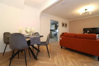 Modern 3BR Home with Parking - 6