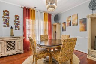 Elegant Retreat Spacious with Outdoor Fireplace - 6