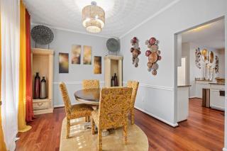 Elegant Retreat Spacious with Outdoor Fireplace - 5