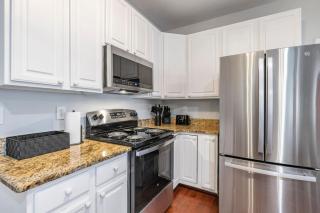 Elegant Retreat Spacious with Outdoor Fireplace - 4