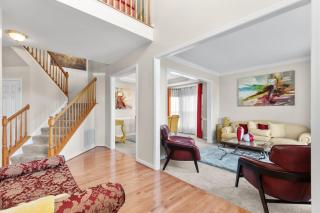 Royal Retreat Luxurious House with 4 King Beds - 7