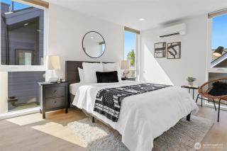 Ballard 5 bedroom Family Vacation Home - 2