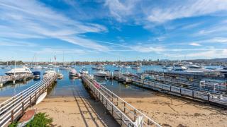 Stylish Newport Condos w Dock Access Walk to Balboa Fun Zone and Beach - Newport Beach - 6