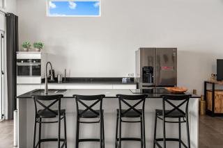 Villa Vredenberg - Modern Private Villa with Pool in Gated Resort - 4