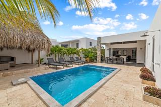 Villa Vredenberg - Modern Private Villa with Pool in Gated Resort - 9