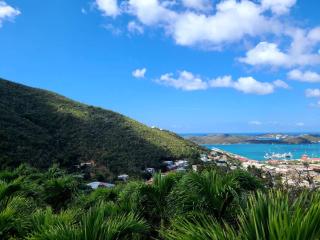 Queen Deluxe Double at Boundless Bliss Hotel - 7