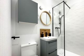 Studio Agabane - By BEST KEYS - Centre-Ville - Cosy & Lumineux - Cuisine Équipée - Smart TV - Lit Confortable - WiFi Fibre - Check-in Autonome - Parking Gratuit à Proximité - 7