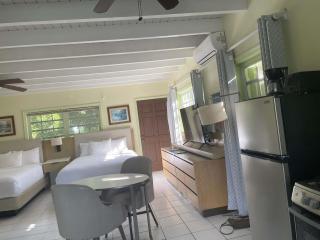 Suite 11 Cottage Queen Deluxe Double - 0